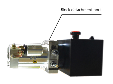 Block detachment port